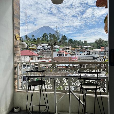 Java Hostel Tumpak Sewu Sidomukti Luaran gambar