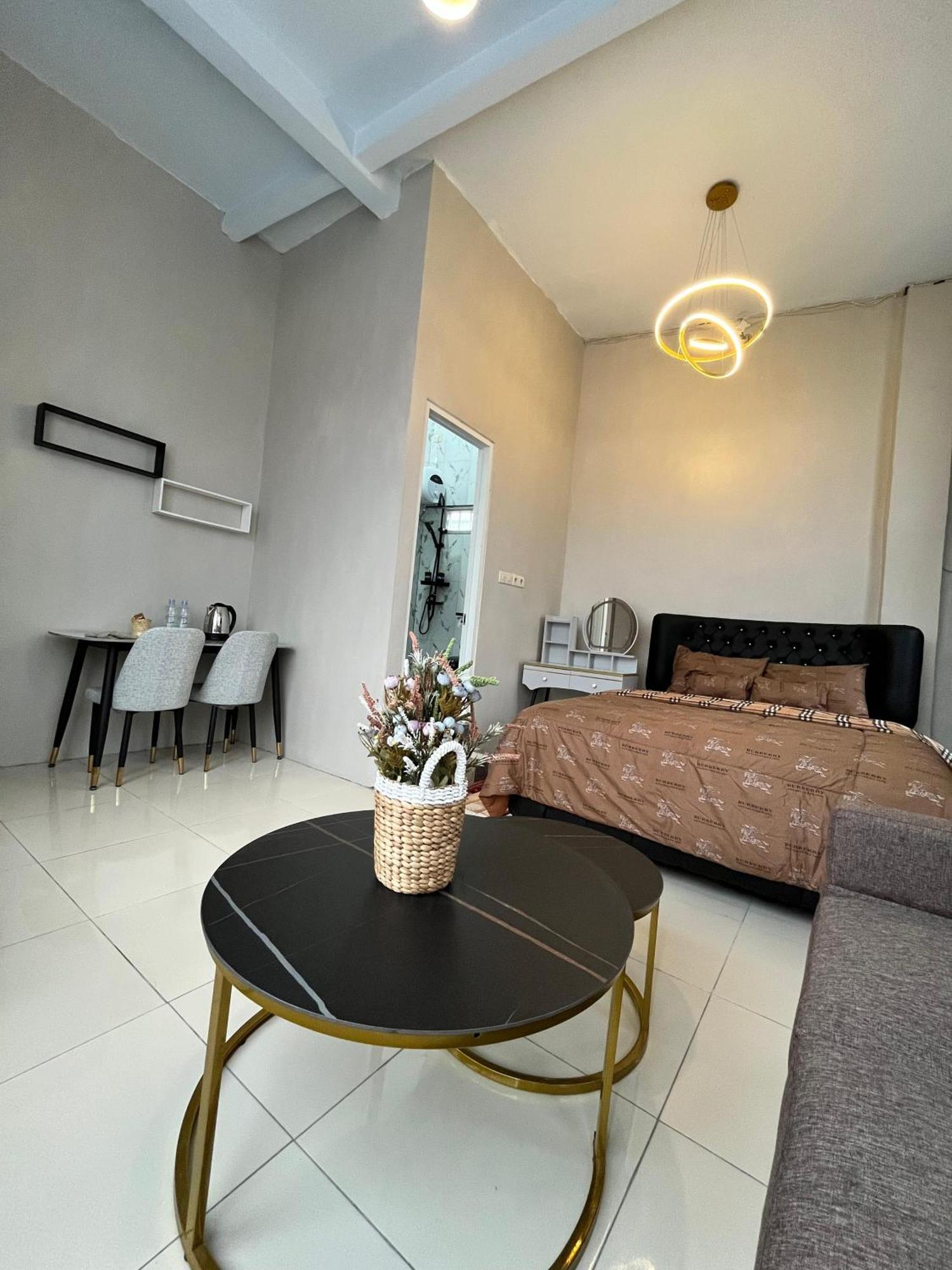 Java Hostel Tumpak Sewu Sidomukti Luaran gambar